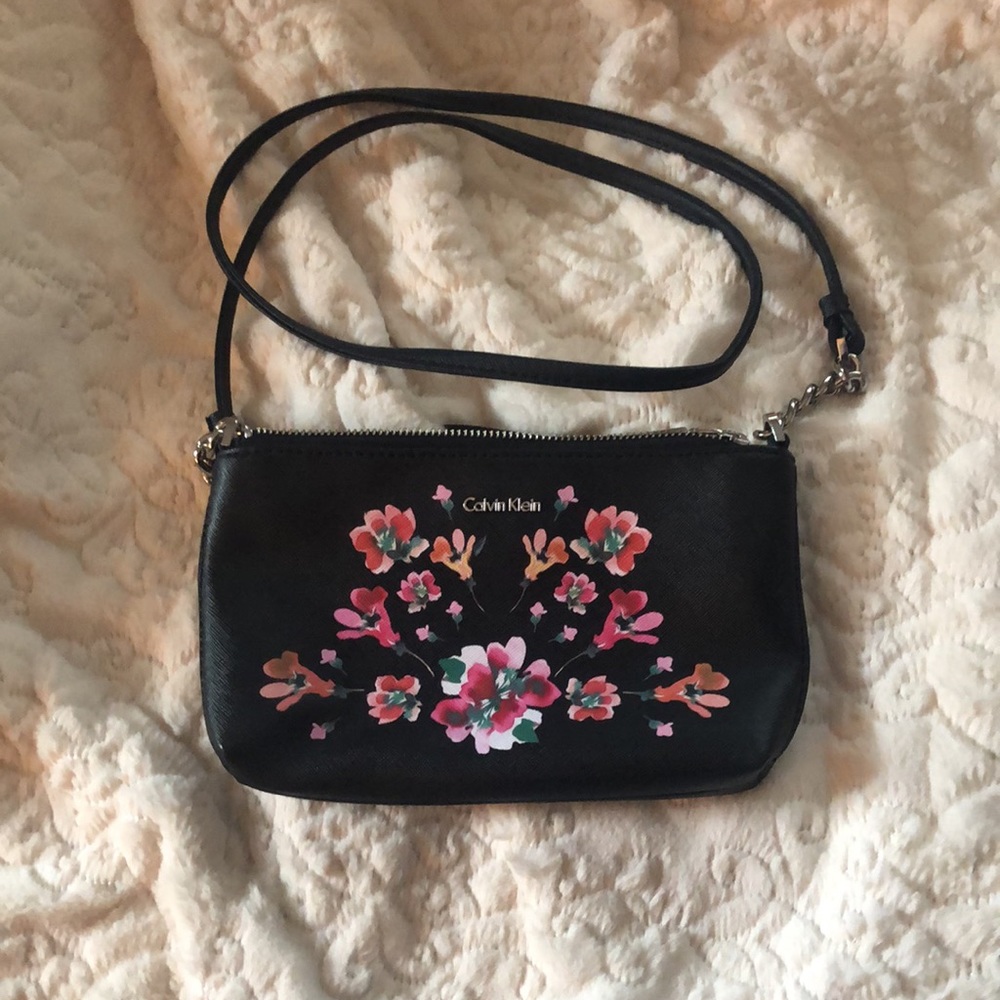 Calvin Klein crossbody excellent condition!